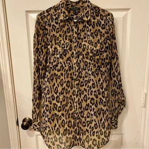 3/$25 Banana Republic Leopard Button Down